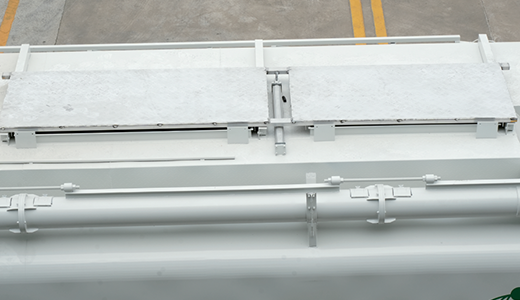 散装饲料运输车